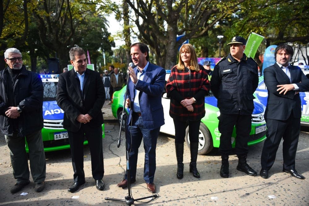 Ariel Sujarchuk y Cristian Ritondo presentaron los nuevos patrulleros y motos para las fuerzas policiales de Escobar